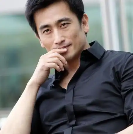 图车仁表肌肉照秀身材堪称是绯闻绝缘体