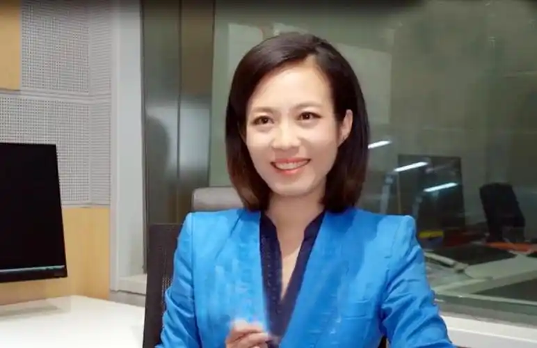 宝晓峰个人简历(晓峰43岁仍单身:不想过早嫁人)