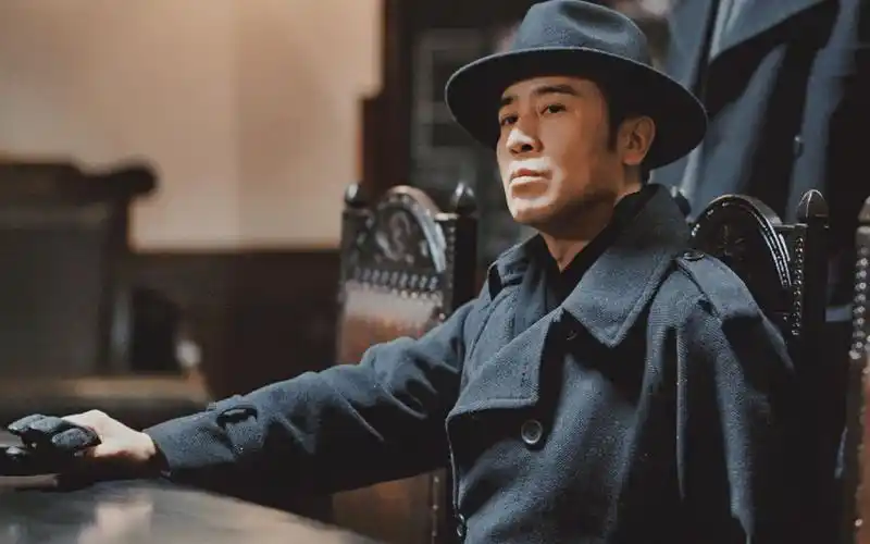 【于和伟|《悬崖之上 》|周乙 】这就是叔圈顶流吗