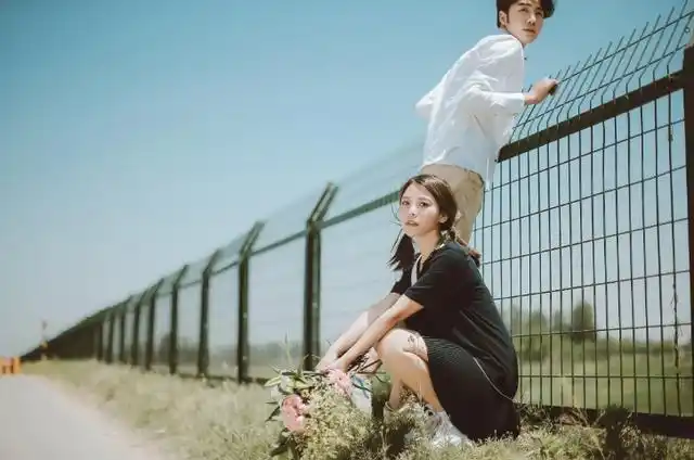 恋爱中的男女,多数时候总是沉浸在甜蜜之中无法自拔,但是有时候他们也