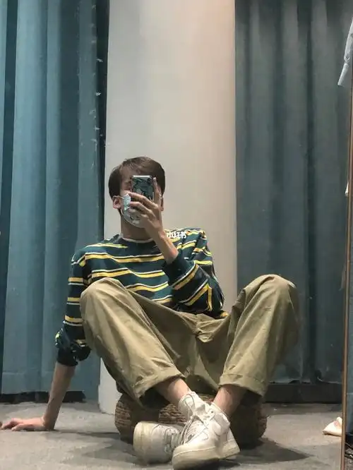 这个高难度姿势非常考验男生的腰