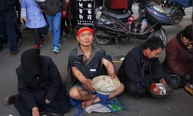 乞丐的因由远不止贫穷