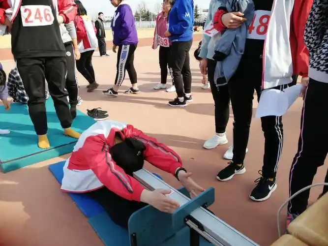 扬强身健体之帆——夏庄中学初三学生中考体育模拟考试纪实