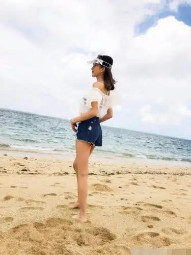 陈若仪本身的职业是模特,拥有172cm的绝对身高,还有小林志玲的称号,一