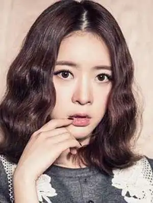 中短发烫发发型2022清新俏皮又减龄