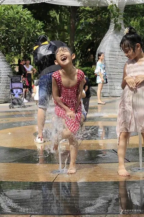小童戏水(3)-中关村在线摄影论坛