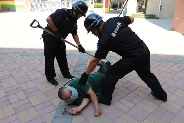 坏蛋来了我不怕!——开展防恐防暴演练,提高幼儿安全意识