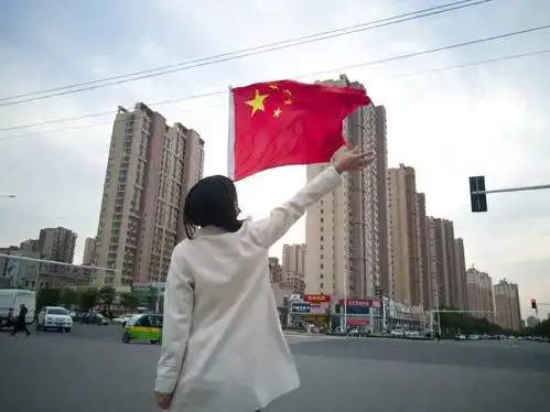 我与国旗合个影②|烟职学子与国旗合照美翻了