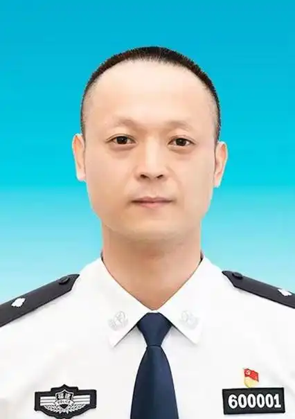 现任三明市政府党组成员,副市长,市公安局局长.