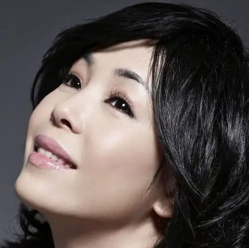 星路历程江淑娜的姐姐江蕙小时就开始走唱,她也跟随姐姐脚步,她说:"