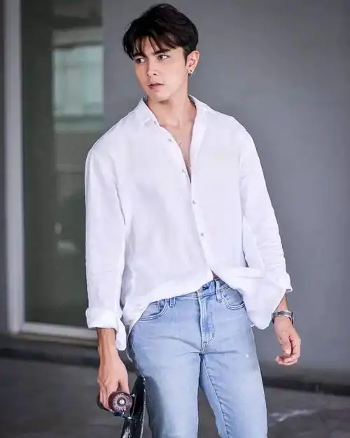 p>纳瓦希·普潘塔奇斯(pon),1996年1月15日出生于泰国曼谷,毕业于 a