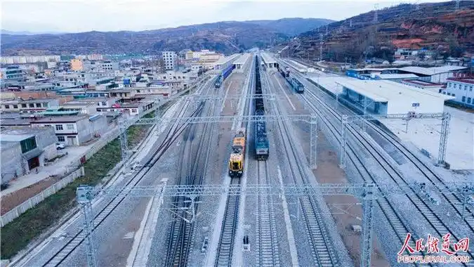 兰渝铁路甘肃段首次开展集中修