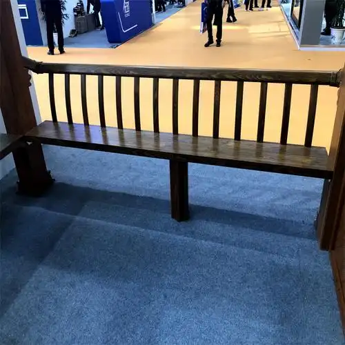 建筑构件,起到分隔空间的作用,又承担了家具的功能,让人能够倚坐休息