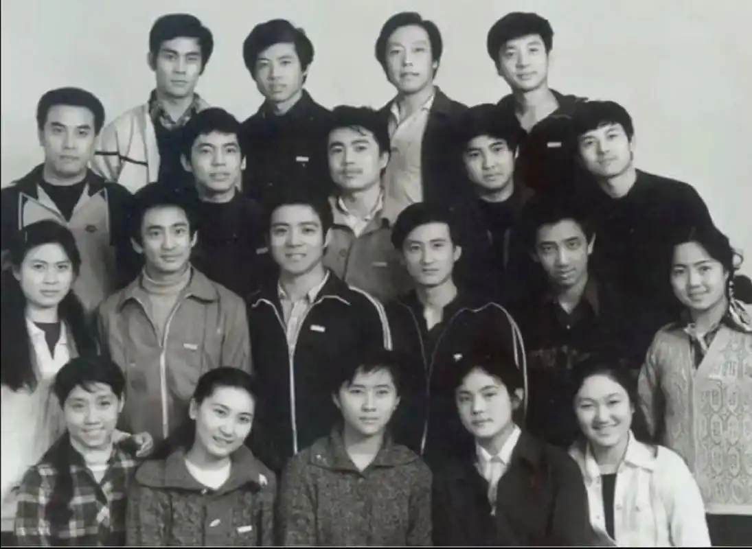 历史老照片,中戏82级表演班,你能认出几个明星?