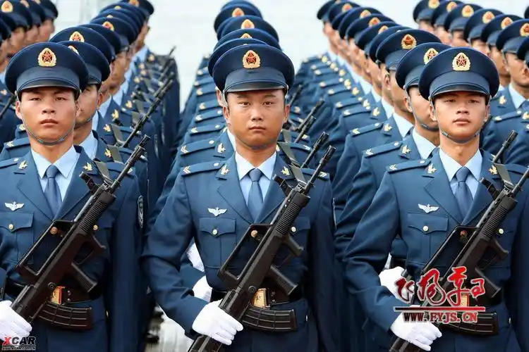 07式新军服--穿出美丽穿出战斗力