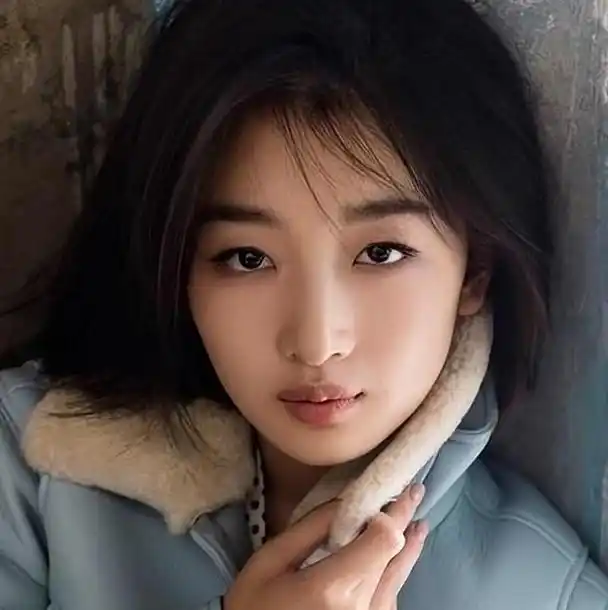 周冬雨华丽蜕变,张艺谋心动萌发,再度搭档待解锁