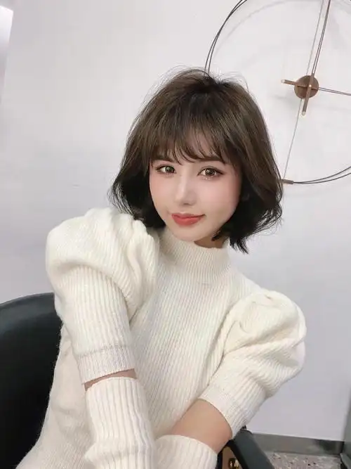 减龄发型免打理的韩式短发烫发