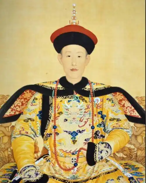 多亏了这个外国人,留下了乾隆的真实样貌,和电视剧上完全不一样