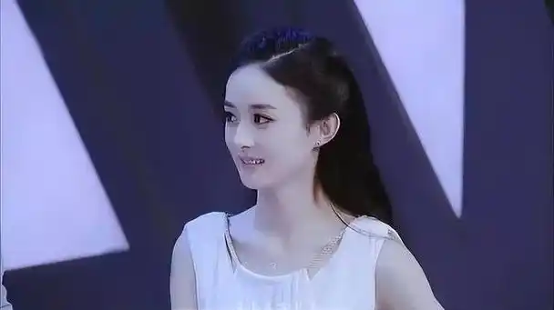 恭喜21亿票房赵丽颖荣获亚洲电影大奖这是首位中国艺人获奖