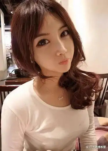 我和谈逸恋爱六个月了只不过是在我梦里他毫不知情