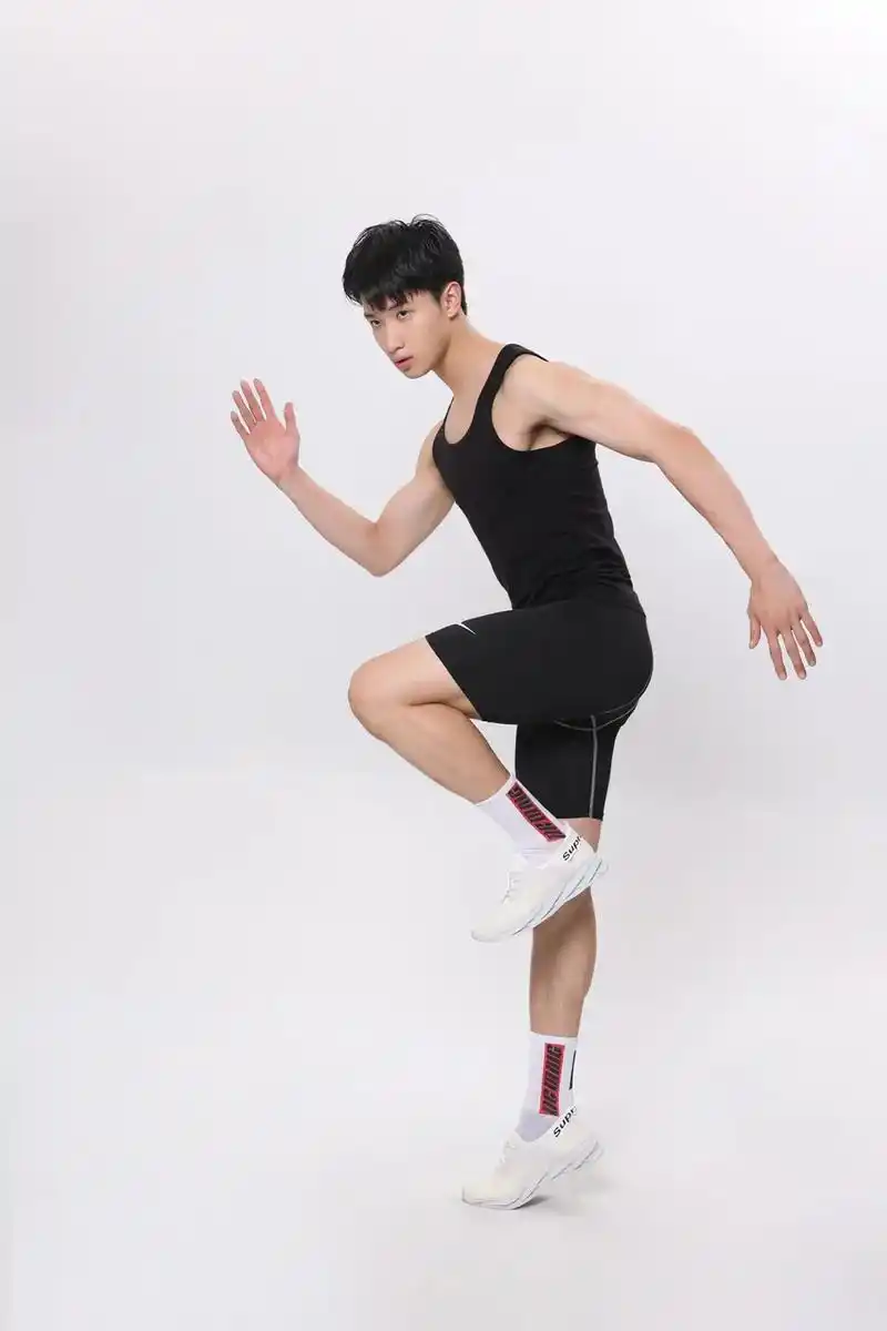 帅哥健身衣拍摄,商业棚拍! #男生拍照 #男生写真 #腹肌小 - 抖音