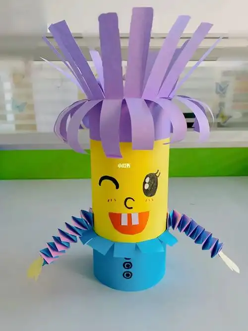 纸筒娃娃手工