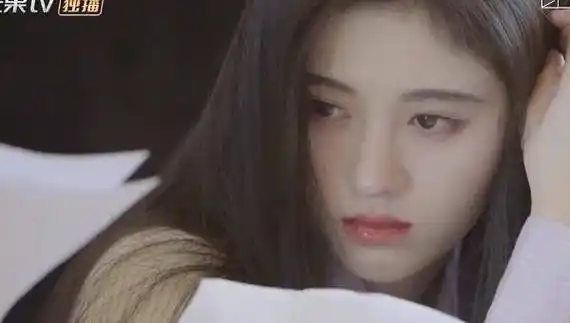 原创原创朋友请听好鞠婧祎听故事被感动镜头拉近脸部特写神仙落泪