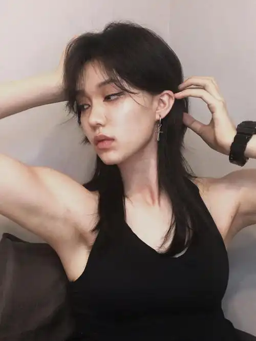 无性别发型女生狼尾