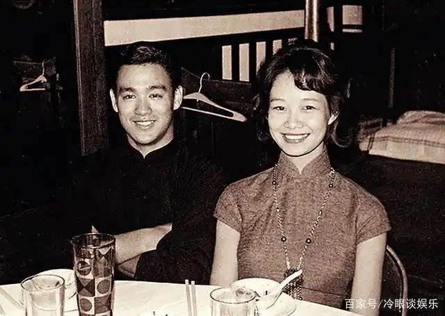 鬼才黄霑,上厕所时创作出"上海滩",用时20分钟,成就绝世经典