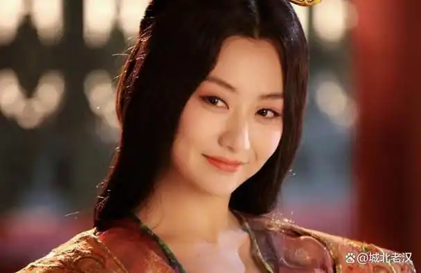 2010年,白冰在备受关注的热门电视剧《神话》中亮相,扮演了备受观众