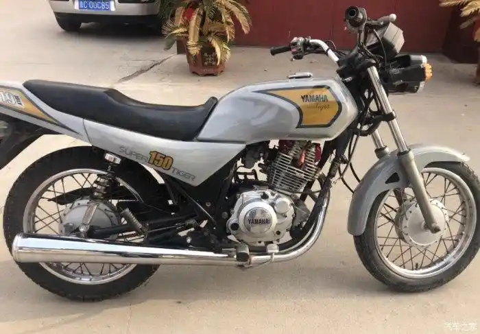 老车雅马哈150