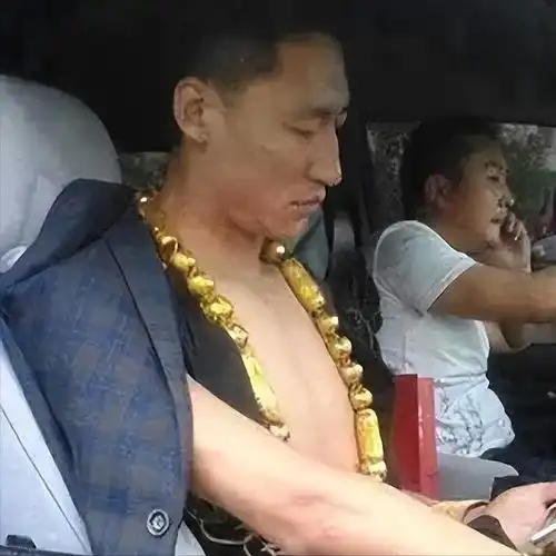 一天三顿小烧烤",这是当今社会形容某些不务正业的男人,或者暴发户的