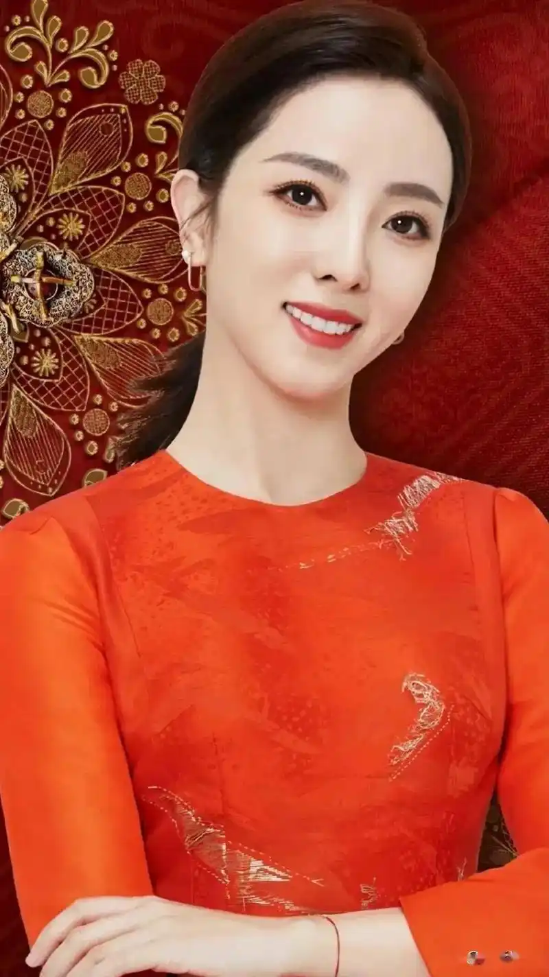 央视节目主持人—李思思.#抖音创作者大会 八字丙寅(年)乙亥 - 抖音