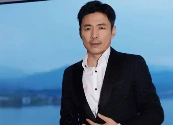 祖峰:32岁才出道,观众却只记得他的角色名,他在追求什么_演技_演艺