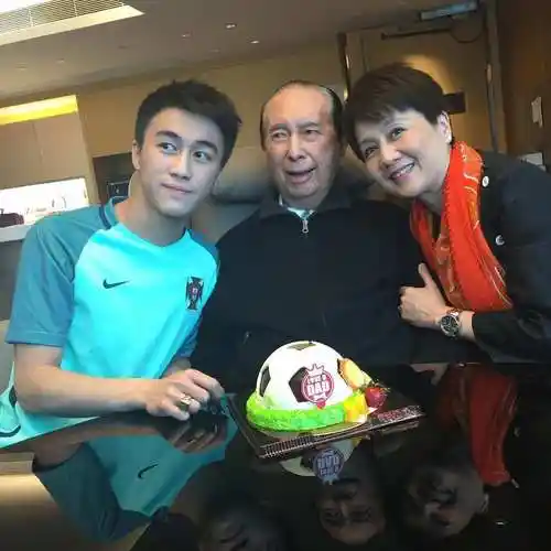 原创何猷光妻子什么来头死里逃生还晋升豪门长媳两前任也身份不凡