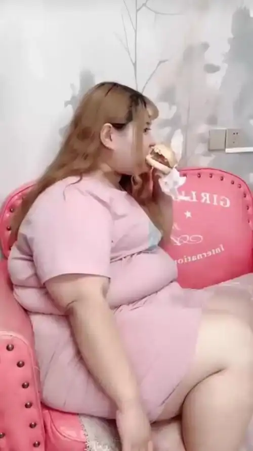 听说有人喜欢胖嘟嘟的女孩子