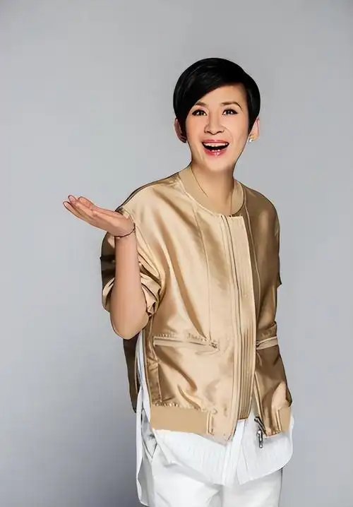 回顾演员吴君如:我这辈子正确的决定,就是在41岁高龄为丈夫生子