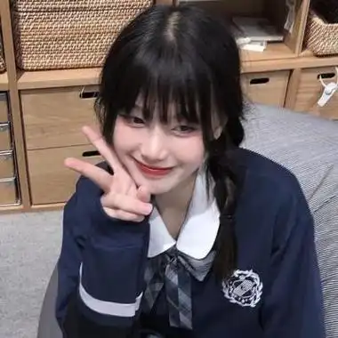 搞怪又超级可爱的甜美小姐姐头像