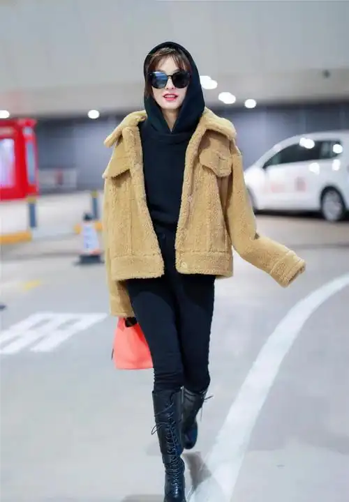 原创吴昕瘦了这么惊艳穿露肩上衣美得认不出36岁这蚂蚁腰抢尽风头