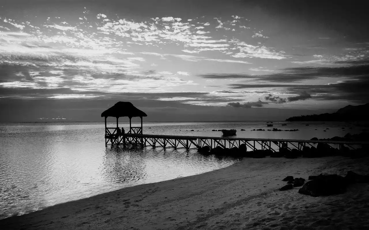 海滩海景桌面壁纸之黑白背景