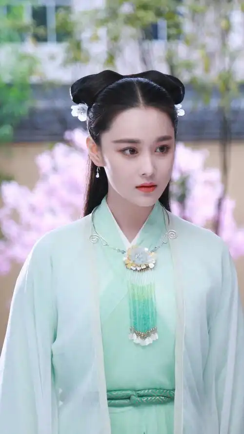 花谢花飞花满天谢千寻张馨予