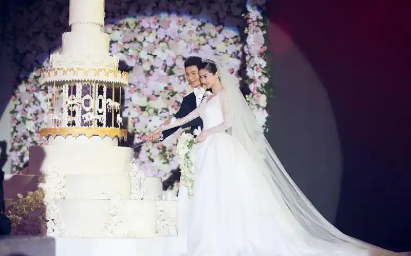 黄晓明baby婚礼婚纱照片