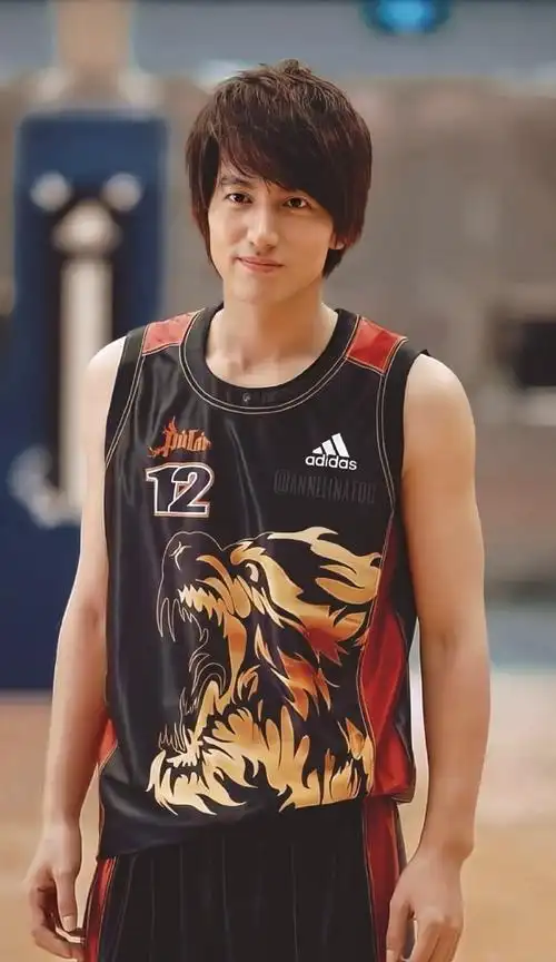 言承旭vs蓝正龙现状##我在横店打篮球