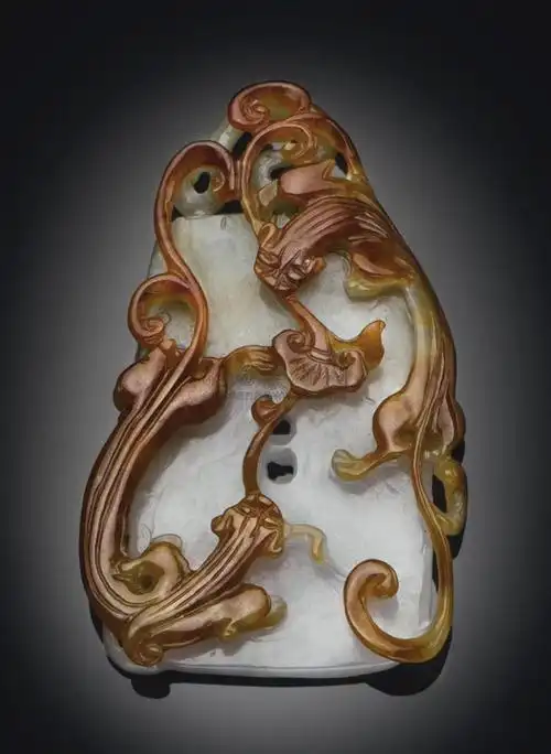 1386翠玉雕蟠螭擒芝纹佩