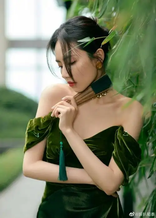 刘惜君太冷艳了吧##刘惜君林晓峰现代爱情故事舞台