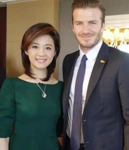 许戈辉简历个人资料(许戈辉:前途大好时离开央视,与丈夫前妻亲如姐妹)