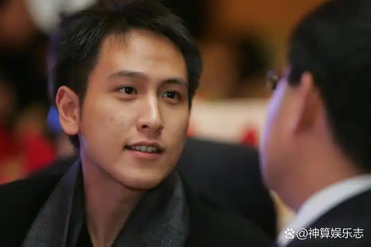 汤君年:穷小子卖窗帘起家,至今一套过亿 汤君年,汤臣一品创始人,从