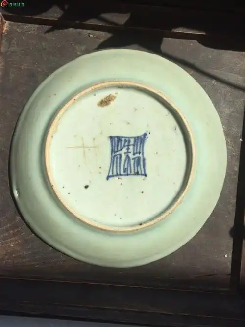 全品清代豆青釉盘子一个 - 历代陶器瓷器 - 古泉社区