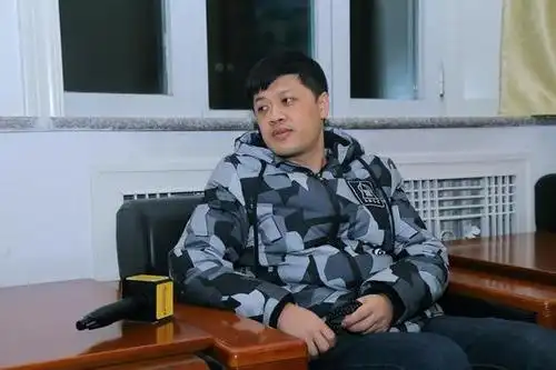 民谣歌手方磊谈艰难北漂路 隔空喊话贾玲祝你减肥成功