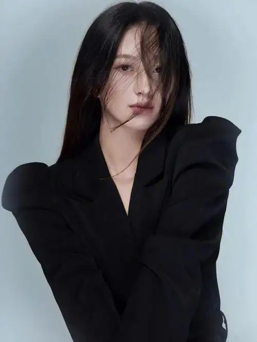 西装女孩写真超有feel